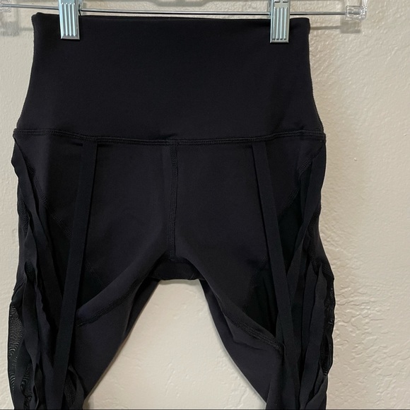 alo High Waist Wrapped Stirrup Leggings in Black - - Picture 9 of 14